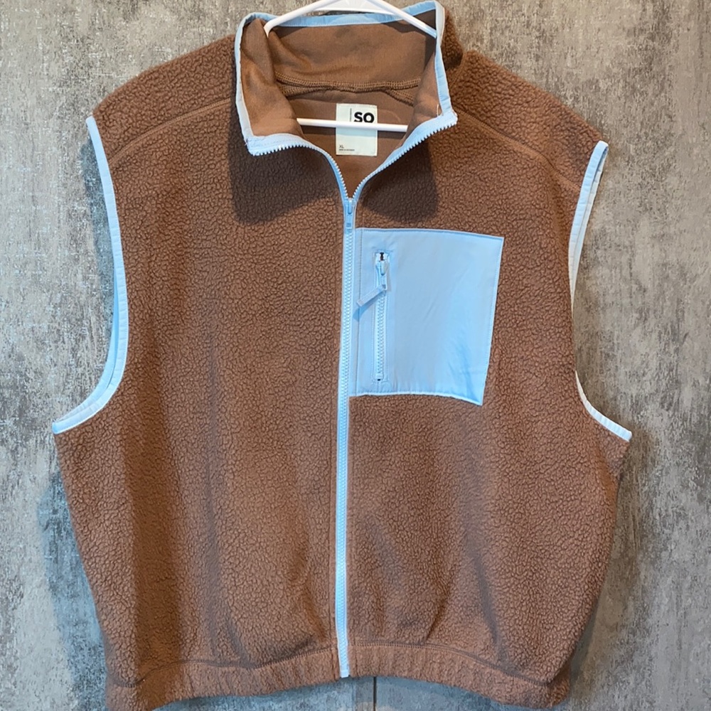 SO Sherpa Brown and light blue vest Size Xl NWT